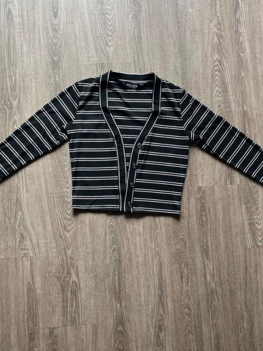 Slash Cropped Cardi - Picture 5 of 7